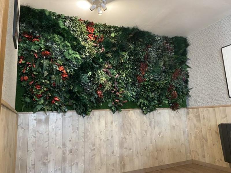 Bistrot D'henry restaurant Saint méloir des ondes mur végétal by HOA DECO