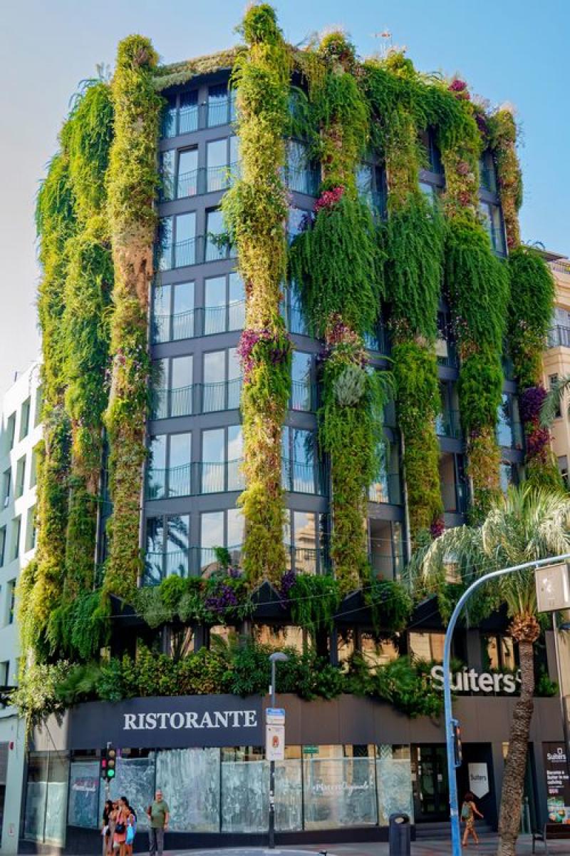 ITALIE HOTEL VEGETATION FACADE HOA DECO DESIGN TENDANCE