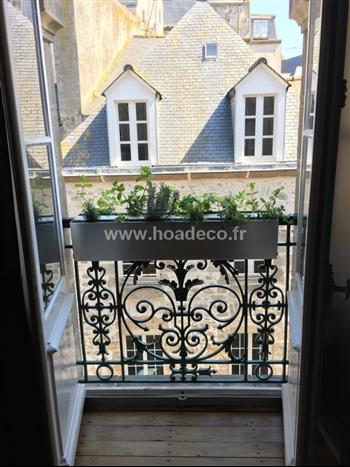 Jardinières INOX sur mesure avec sécurité et plantes aromatiques Hoa déco Green Design fenetres suspensions