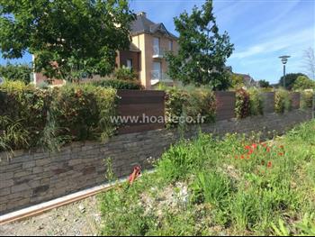mur vegetal en sphaigne et bois exotique pierre naturel exterieur creation Hoa déco Dinard