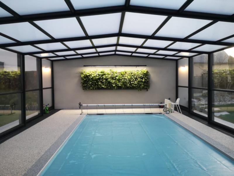 Mur vegetal naturel avec eclairage by Hoa deco piscine green wall