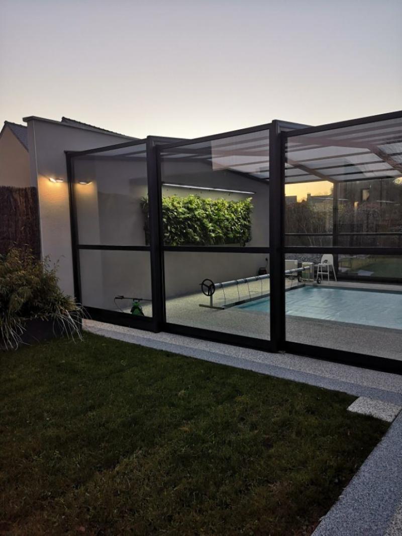 Mur vegetal naturel avec eclairage by Hoa deco
