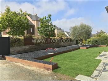 mur vegetal naturel Dinard sphaigne design architecture 1 ans apres Hoa déco fougere euphorbe heucheres pelouse en plaque